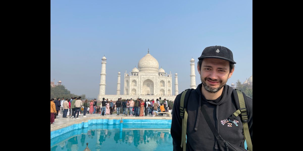 Me in front of Taj Mahal